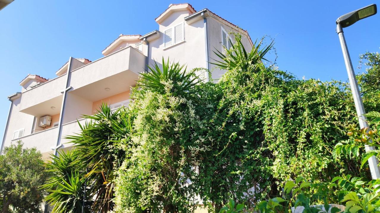 Apartments Mazuran Hvar Town Eksteriør billede
