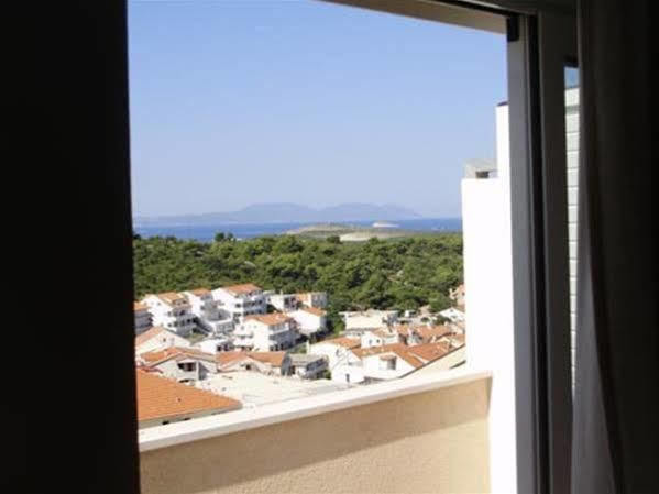 Apartments Mazuran Hvar Town Eksteriør billede