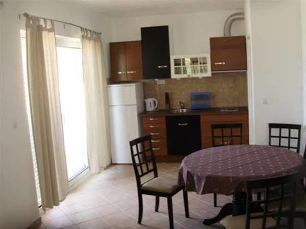 Apartments Mazuran Hvar Town Eksteriør billede